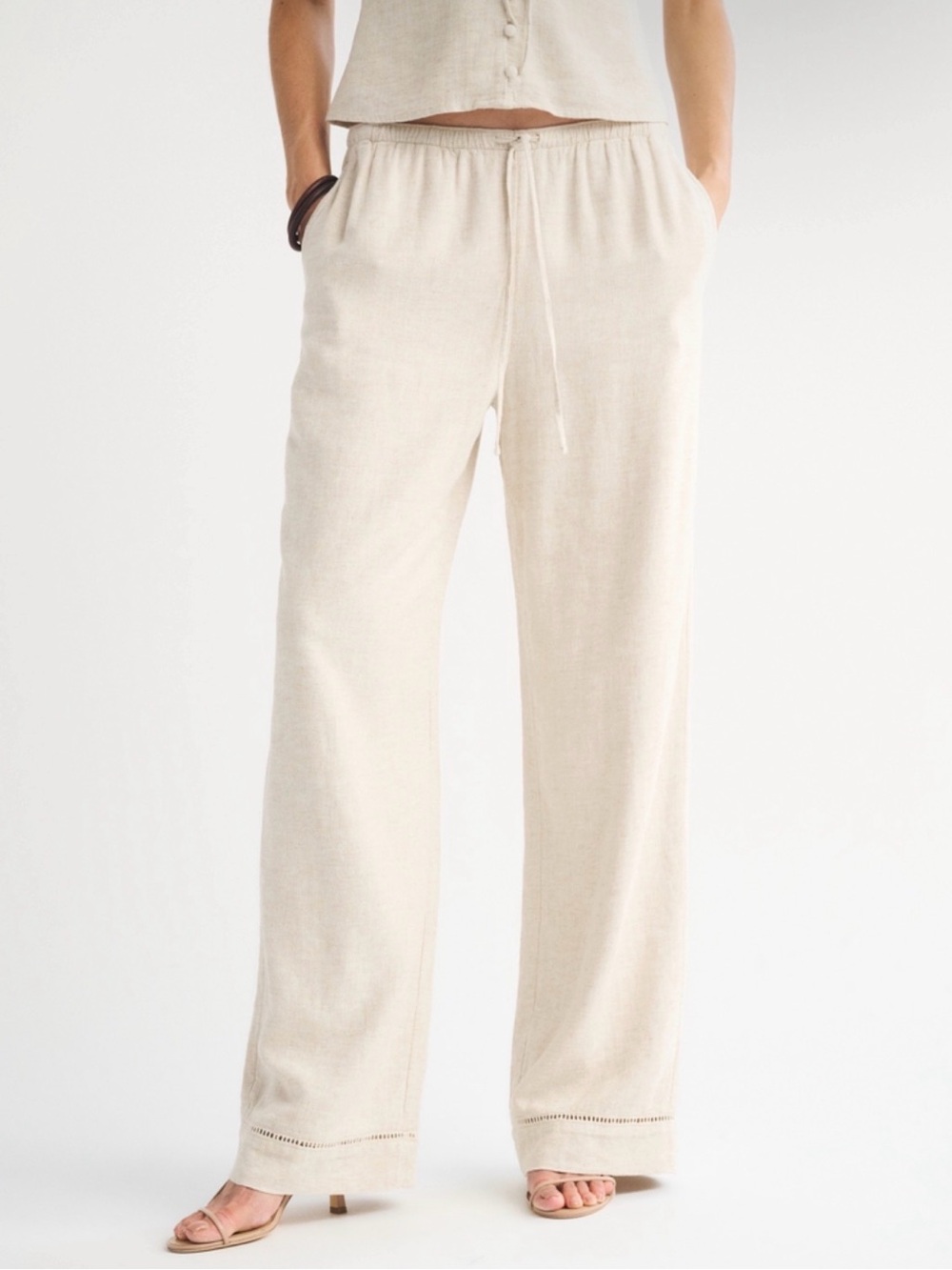 A&F Gemma Linen-Blend Wide Leg
Pull-On Pant, Size MR in Oatmeal